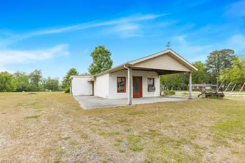 Commercial Property on Busy Corner