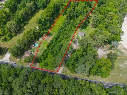 Multi-Zoned Country Acreage