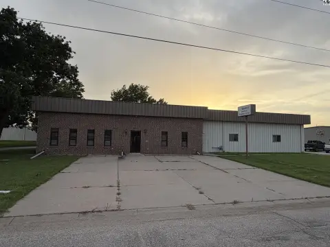 Light Industrial Warehouse with Offices
