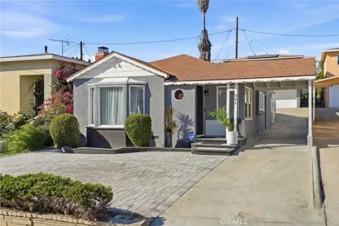 Vacant Two-Unit Duplex with Garage