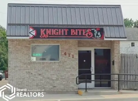 Updated Storefront with Walk-In Cooler