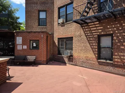 Vacant Retail or Office Suite