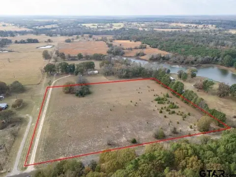 Lindale Acreage in Jamestown Area