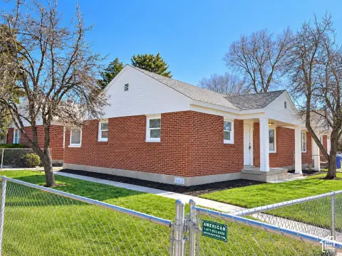 Duplex with Fenced Yards