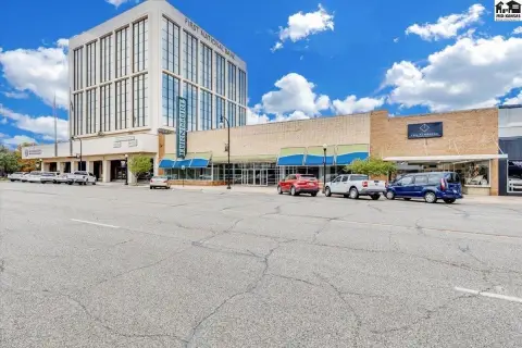 Retail Showroom with Mezzanine