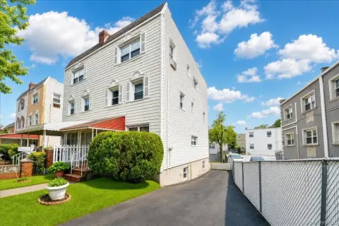 Semi-Detached Duplex with Yard Access