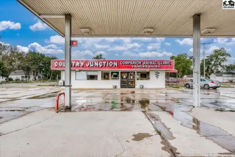 Retail Space with Kennels