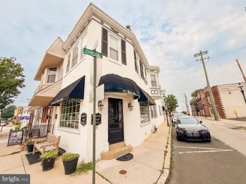 Corner-Window Retail/Office Space