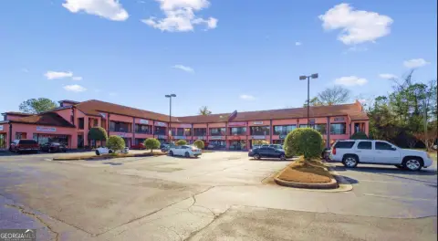 Multi-Tenant Shopping Center