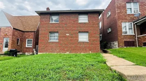 Duplex With Private Rear Balcony