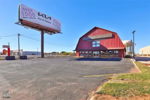 The Big Red Barn Retail