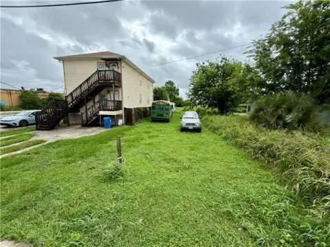 HU-B1 Zoned Development Lot
