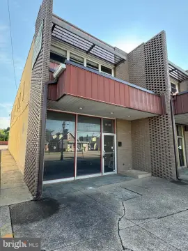 Corner Retail/Office Storefront