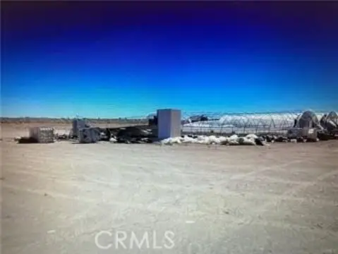 Ready-to-Use Greenhouse Farm Opportunity