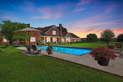 Paris, Texas Ranch Estate