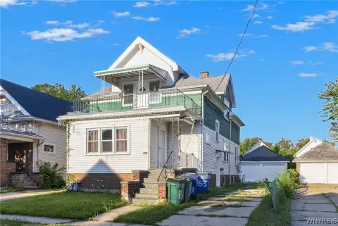 Vacant Duplex with Detached Garage