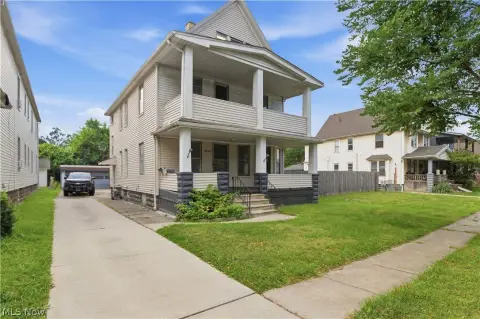 Duplex with Balcony
