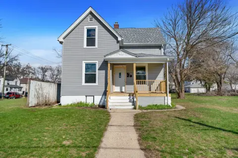 Move-In Ready Duplex in Rockford