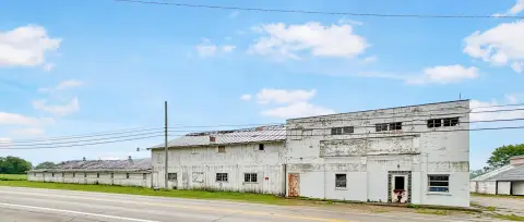 Block Industrial Warehouse with Parking