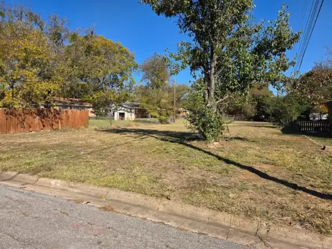 Vacant Lot in Denison, TX