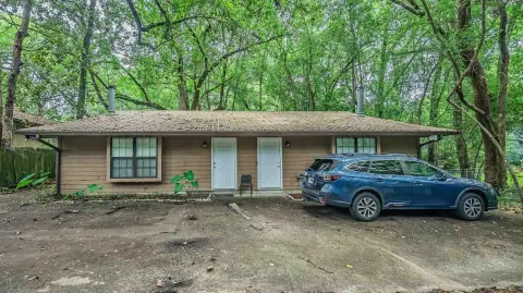 Updated Duplex with Hard-Surface Floors