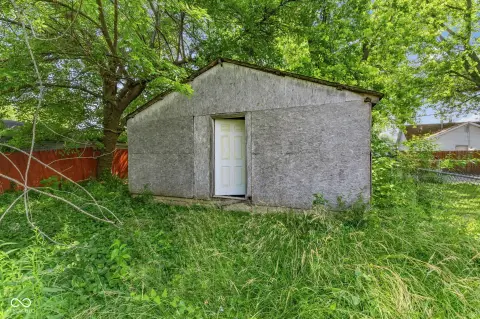 Residential Lot with Garage