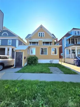9-Bedroom Duplex Near UB South Campus