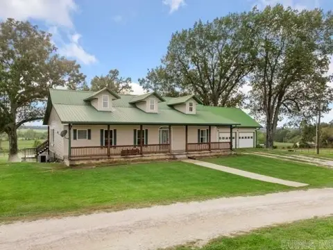 Luxury Country Estate on 28 Acres