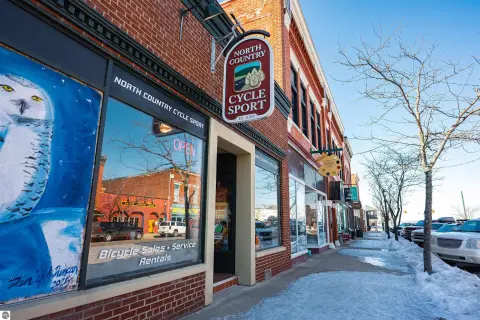 Established Bicycle Shop in Boyne