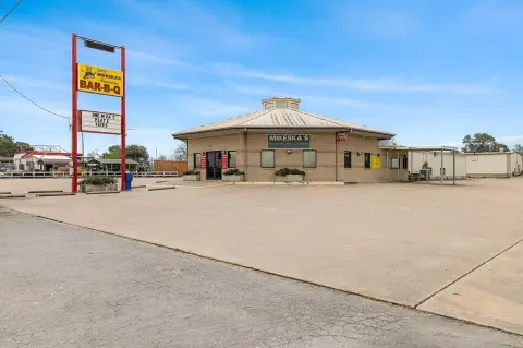 Prime Commercial Land with Restaurant