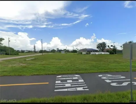 Corner Lot in Cape Coral