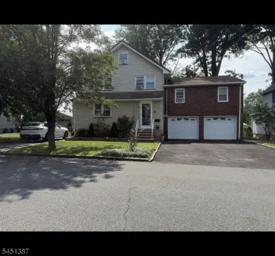 Duplex with Secluded Backyard