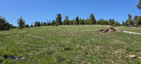 Off-Grid Recreational Land Parcel