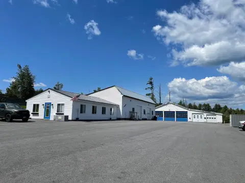 Office and Garage Flex Buildings
