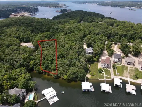 Lakefront Homesite in Porto Cima