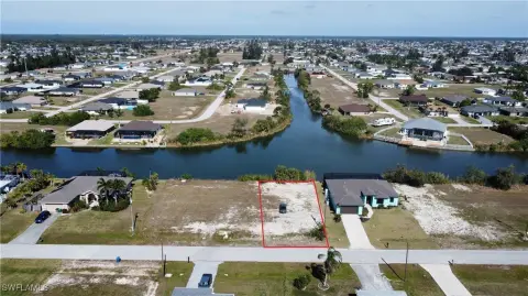 Waterfront Lot in Cape Coral