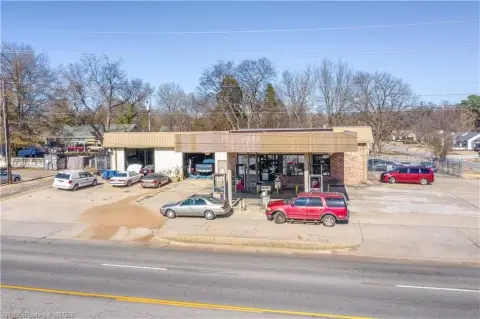 Established Fort Smith Commercial Property