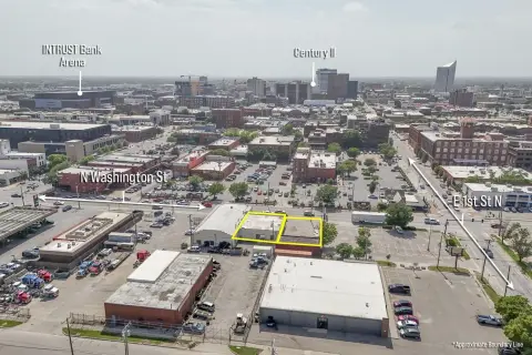 Retail/Commercial Buildings with Detached Warehouse