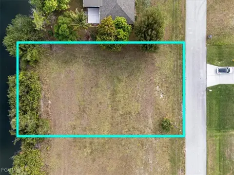 Waterfront Lot in Cape Coral