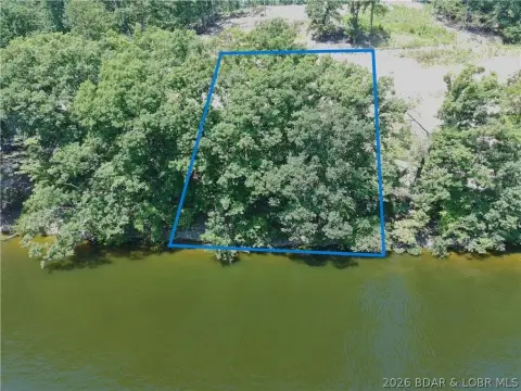 Lakefront Land Parcel with Shoreline