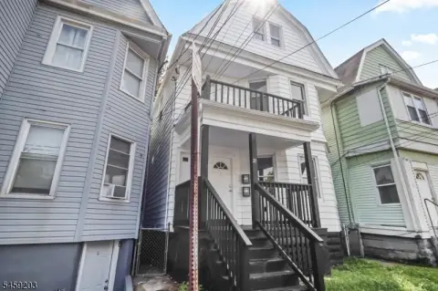 Renovated Duplex with Bonus Rooms