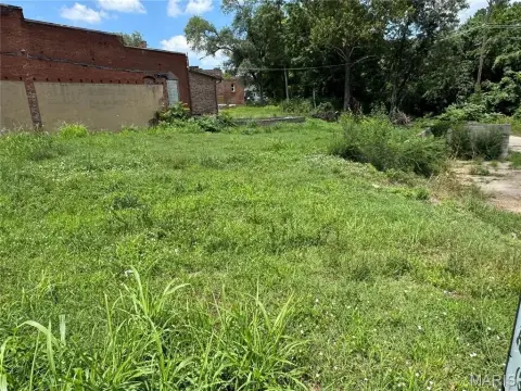 Vacant Commercial Lot