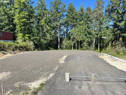 Land Near Munsel Lake, Florence