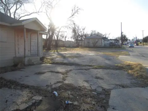 Dallas Triplex Value-Add Opportunity