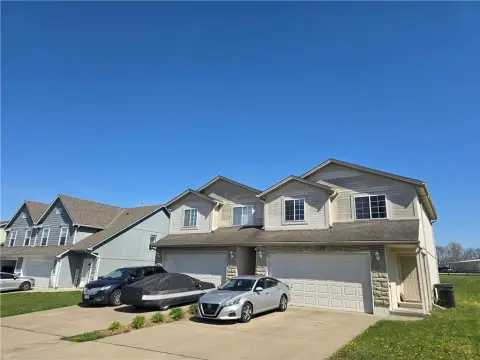 Updated Duplex in Peculiar, MO