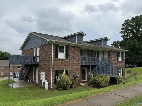 Full-Brick Quadplex With Updates