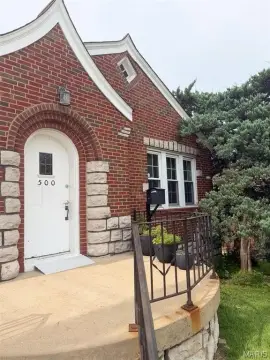 Former Dental Office Building