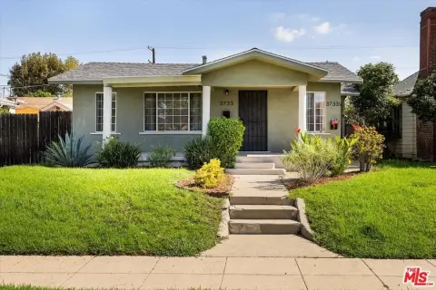 Duplex with Common Laundry