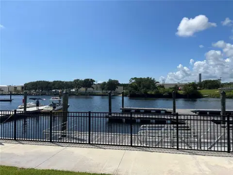 Luxurious Boater Community Land