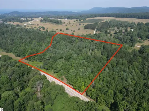 6.9 Acres of Michigan Magic